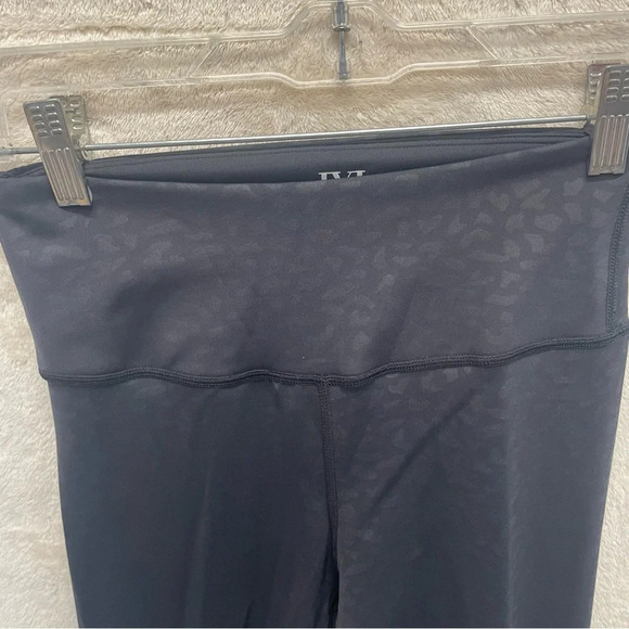 IVL Collective Chi Chi Active Black Leopard Leggings womens size 4 - Picture 7 of 10